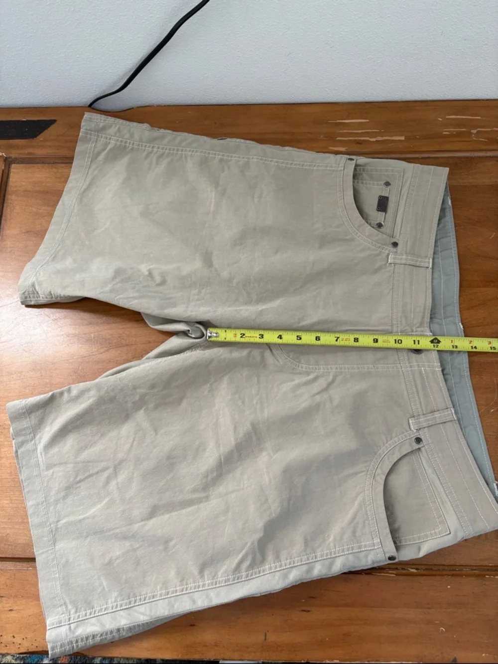 Kuhl Men's Light Beige Cargo Shorts Size 40